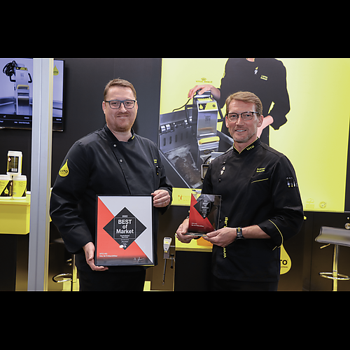 Sales Manager Germany Alexander Schauf, CEO Andreas Schmidt at award ceremony / Photo Credit: B&L Medien